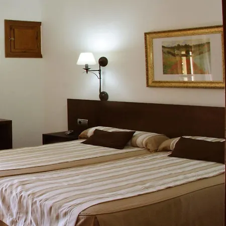 Del Carmen Hotel